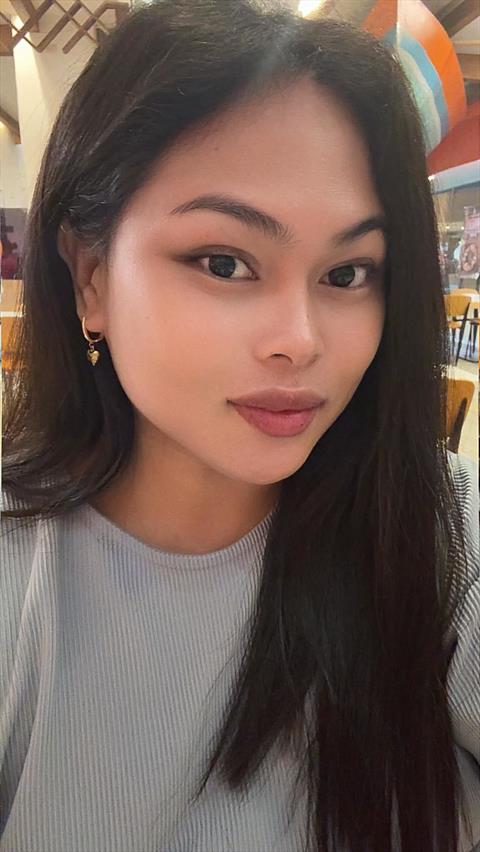 pretty alex