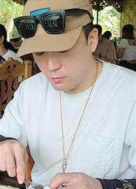 Max Lee