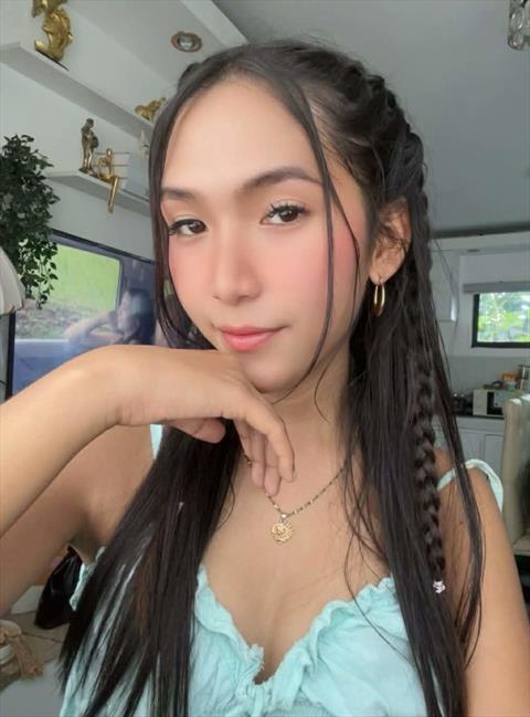 pretty-nira