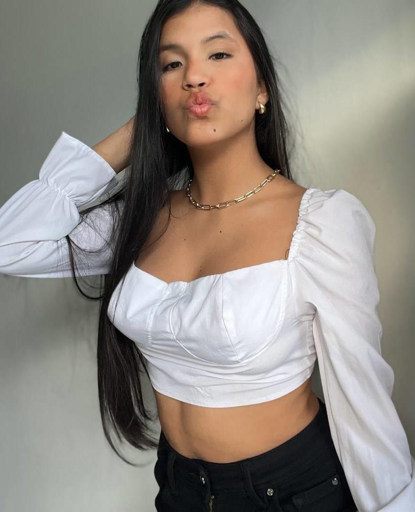 Adriana Valentina