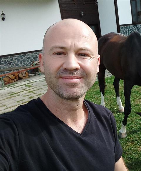 AlexanderL
