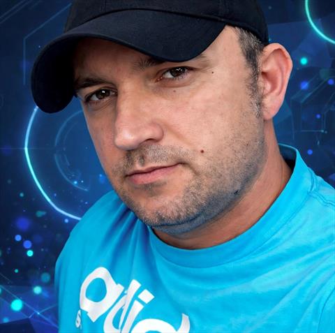Viktor045