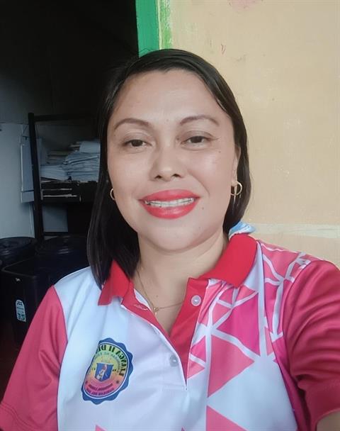 Ina Estacy Sual Suni