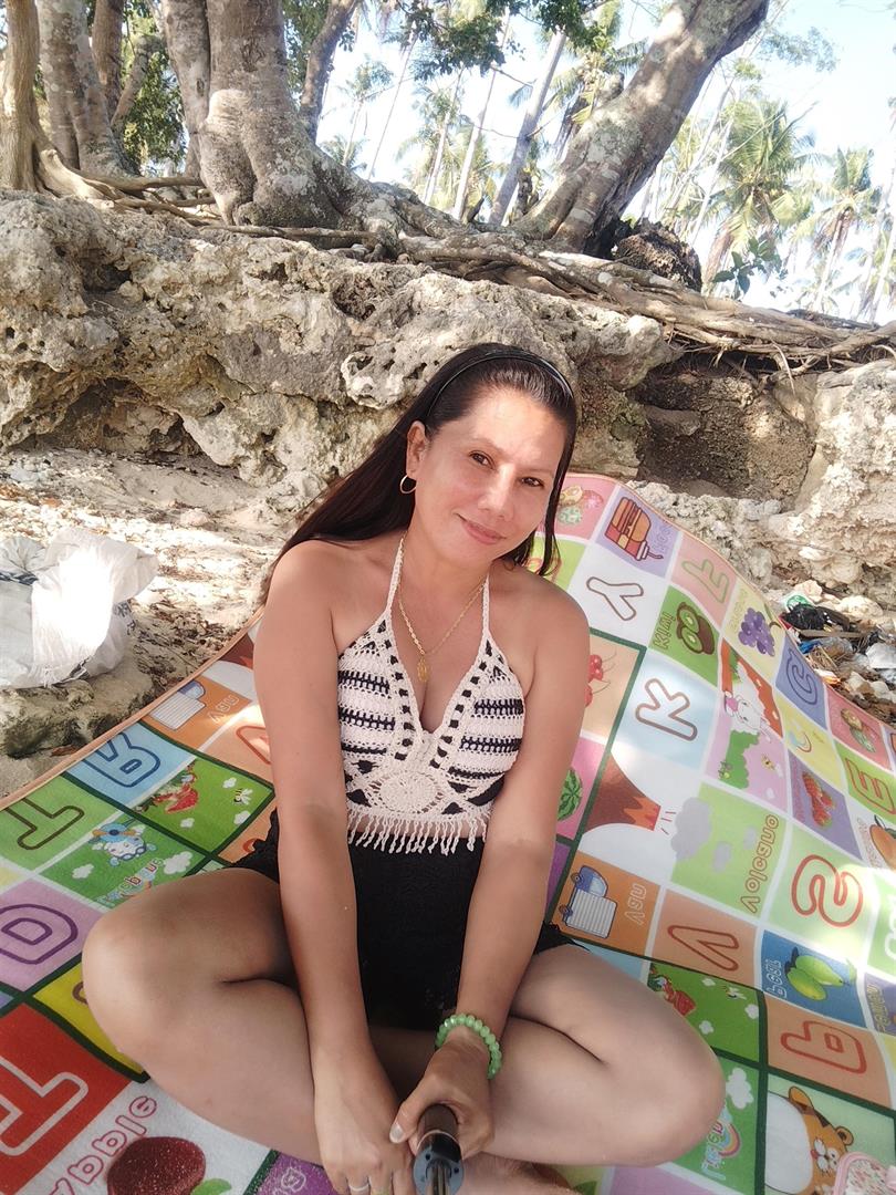 vicky mhavic