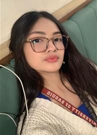 Leah_