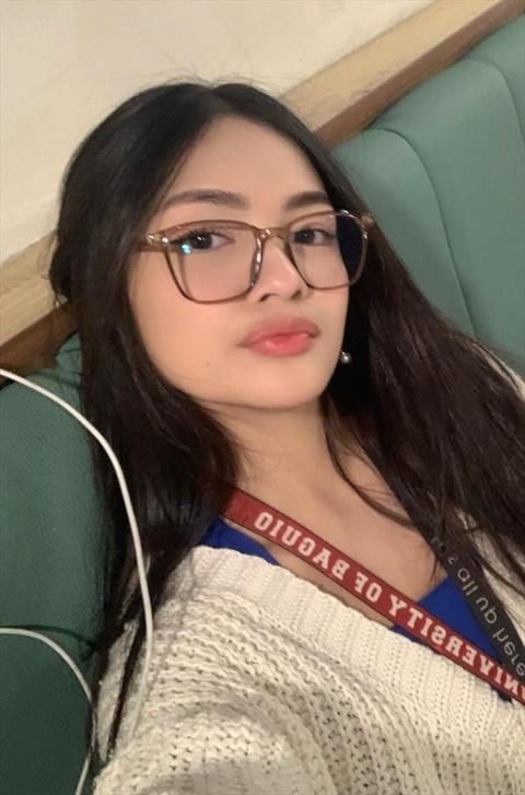Leah_