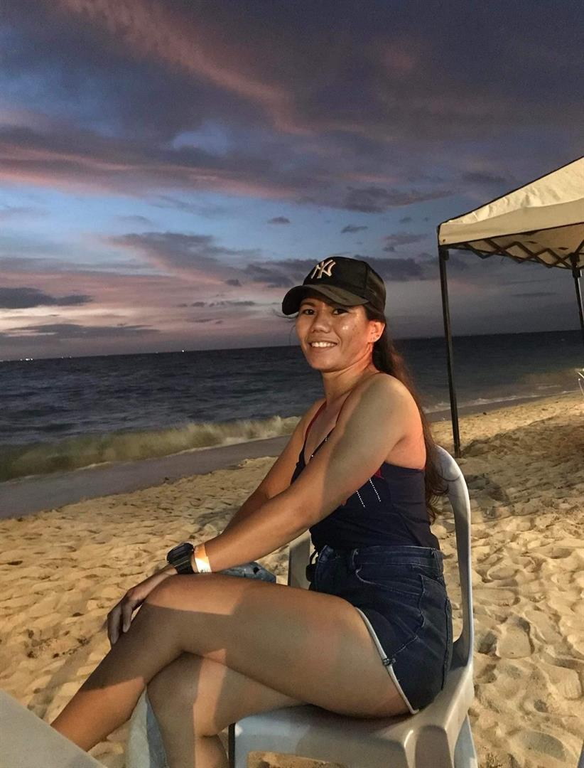 roxiiee - Hoping to find a good guy