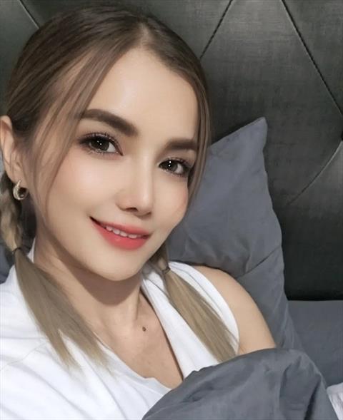 Jeeranun1972