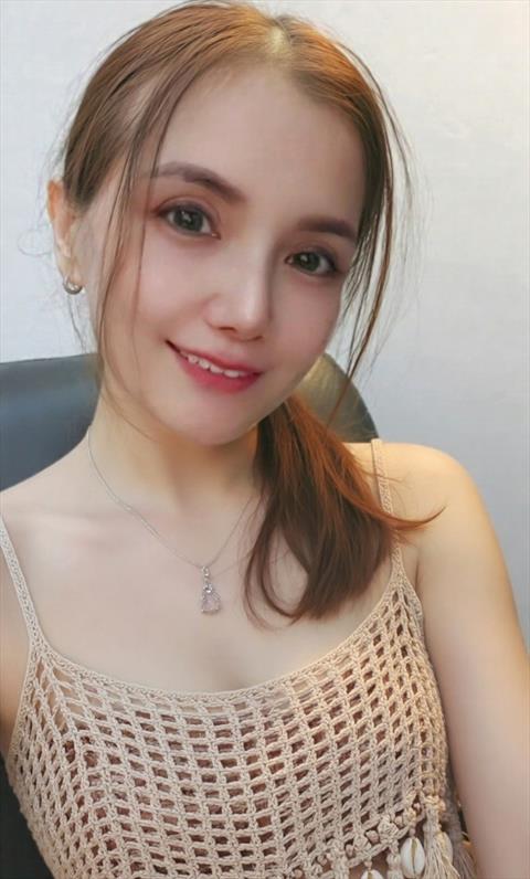 Jeeranun1972