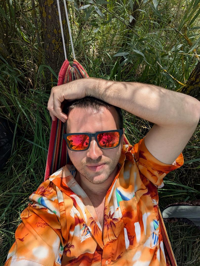 Alex_V