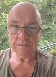Uwe45