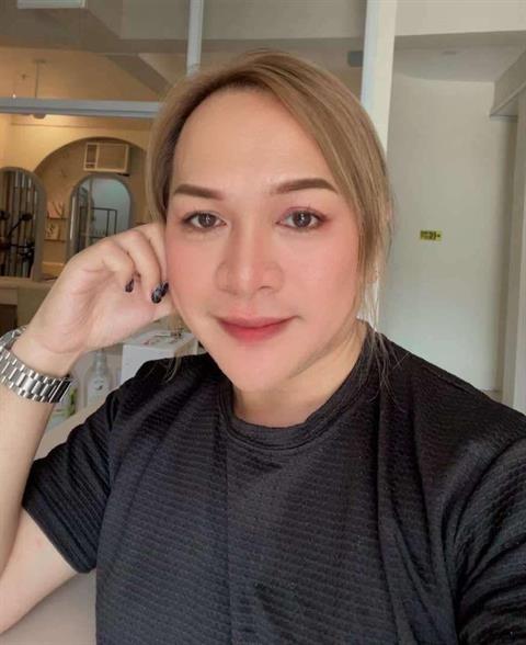ladyboy40